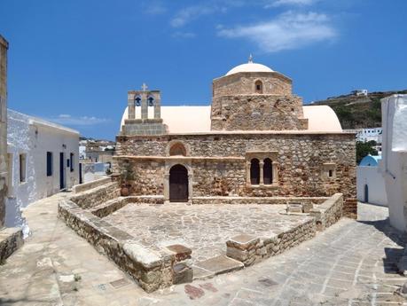 iglesia de kimolos grecia