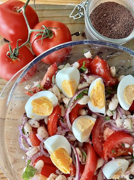Piyaz, la ensalada turca de alubias blancas que harás en 10 minutos