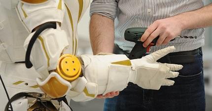 Tres modos de cooperación entre humanos y robots