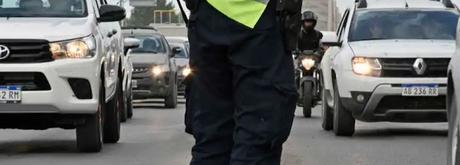 Persecución de Neuquén a Piedra del Águila y choque a un patrullero: insólitos controles del fin de semana largo