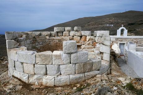 Aspros Pyrgos, Serifos