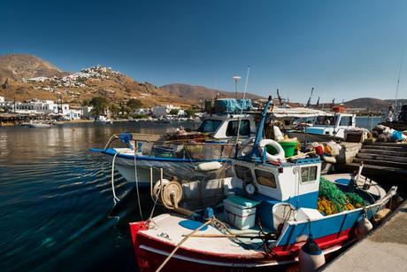 Visita y alquila un barco en Serifos