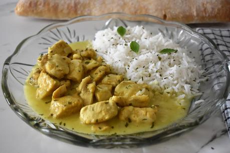 Pollo al curry con leche de coco y arroz basmati