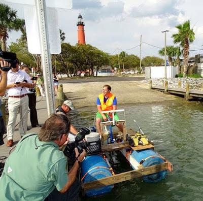 Escapar de Cuba en lo que sea.