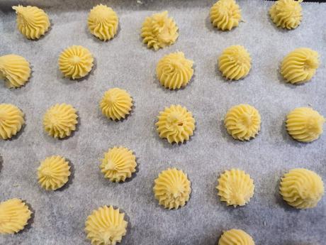 Galletas de mantequilla con manga pastelera