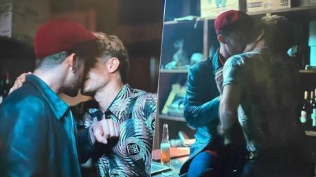 Todo sobre el #Beso #Gay de  Bad Bunny  en la #película “Cassandro”