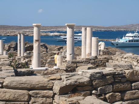 Distrito de los teatros, Delos