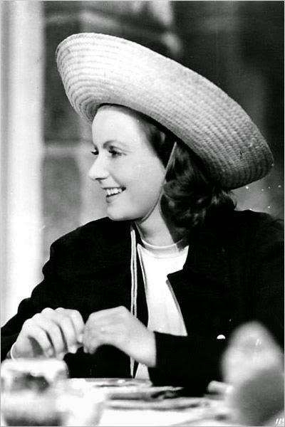 UN LUNES DE BESOS TEQUILEROS