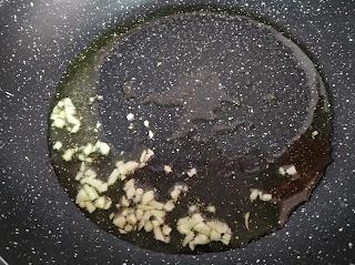 SALMÓN EN SALSA DE NARANJA Y ROMERO