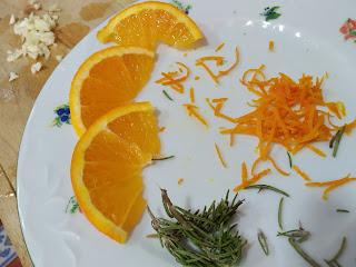 SALMÓN EN SALSA DE NARANJA Y ROMERO