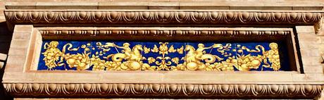 Los azulejos del edificio de la calle Cristo de la Sed, 29.