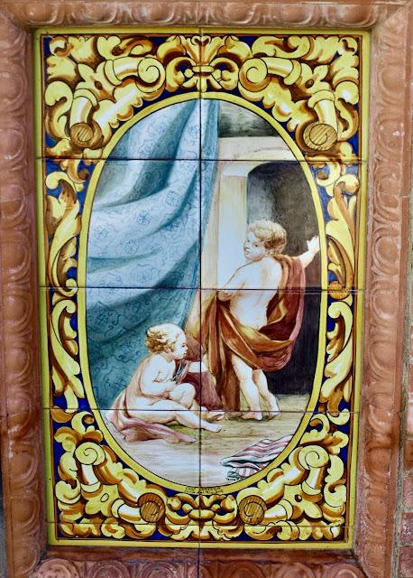 Los azulejos del edificio de la calle Cristo de la Sed, 29.