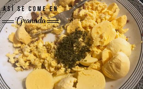 Huevos rellenos de anchoas