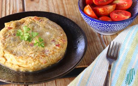 Tortilla de cardo y jamón, conseguimos cocinar con la verdura más fresca del mundo