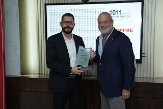 Hunter líder en tecnología, entregó reconocimiento a Mapfre Seguro Hunter líder en tecnología, entregó reconocimiento a Mapfre Seguro