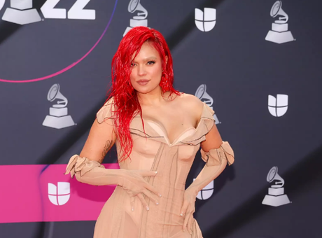 Karol G dolida e inconforme con su imagen publicada en la portada de la revista GQ