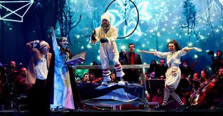 La ópera clown Santino, el camino del mago, fue un éxito a pesar de la lluvia