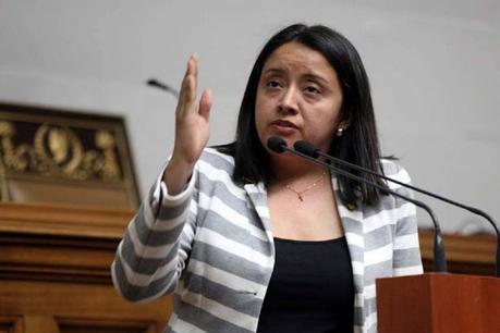 #VENEZUELA: | Ex-Diputada #AN2015 Gaby Arellano se casó con su pareja, Ana Karina García en #Colombia.