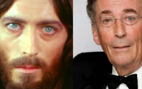 Robert Powell: El actor que casi muere interpretando a #JesúsdeNazaret en la escena de la #crucifixión Robert Powell: El actor que casi muere interpretando a #JesúsdeNazaret en la escena de la #crucifixión
