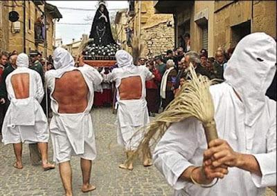 Evangélicos, un credo a golpe de rezos y palmas en una sociedad conservadora.