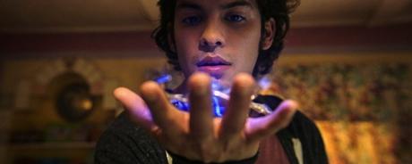 Warner Bros estrena el tráiler de BLUE BEETLE, el superhéroe de DC