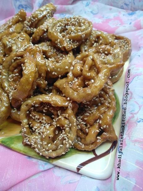 CHEBAKIA À LA FARINE DE BLÉ COMPLET/ WHOLE WHEAT CHEBAKIA / CHEBAKIA CON HARINA DE GRANO ENTERO DE TRIGO / شباكية بدقيق القمح الكامل