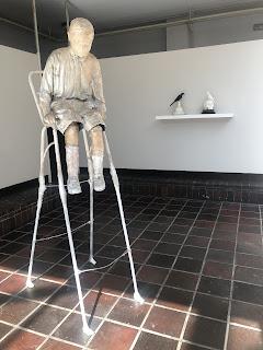 Ingravidez en la Escuela de Arte de Oviedo Ingravidez en la Escuela de Arte de Oviedo