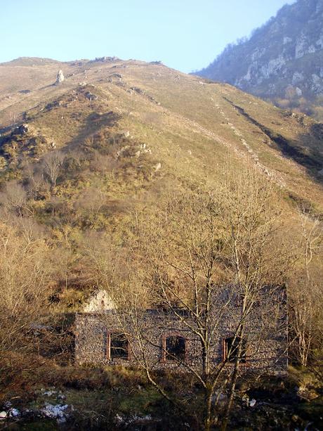 Cabeza Pandescura y Foz del Casaño por la Canal de la Llucia