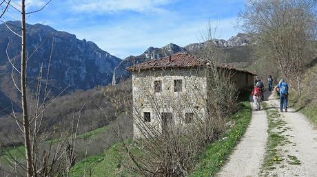 Cabeza Pandescura y Foz del Casaño por la Canal de la Llucia