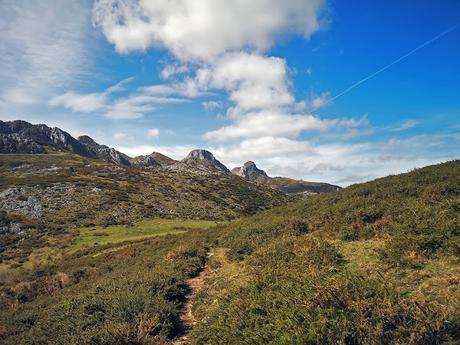 Cabeza Pandescura y Foz del Casaño por la Canal de la Llucia