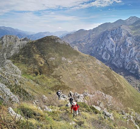 Cabeza Pandescura y Foz del Casaño por la Canal de la Llucia
