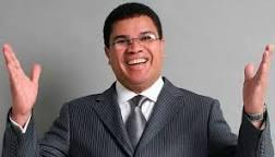 #POLITICA:  | Señoras y Señores  soy Benjamín Rausseo  (@ErGuacharo)   y me presento como #candidato a las #primarias”, dijo. | “Er Conde del Guácharo”