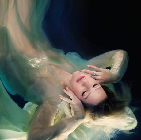 Ellie Goulding publica su quinto disco, ‘Higher Than Heaven’ Higher than heaven