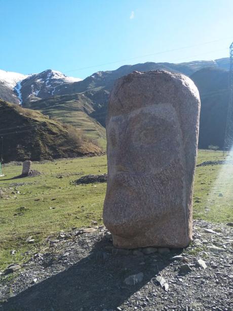 escultura-gigante-en-juta