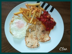 Plato combiinado de pechugas empanadas