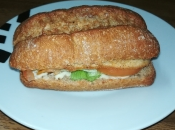 Bocadillo pechuga empanada