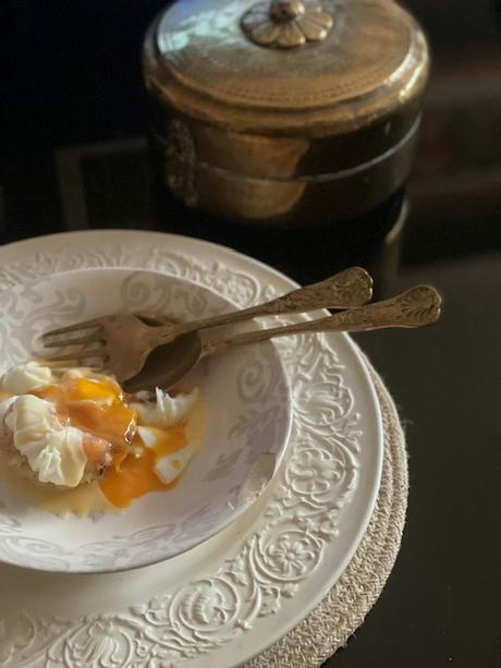 Huevo Poché sobre Kartoffelpuffer, mi versión de Horcher Huevo Poché sobre Kartoffelpuffer, mi versión de Horcher