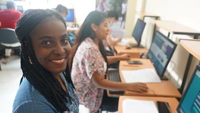 Movistar promueve programas de educación STEM para niñas y empleabilidad para mujeres Movistar promueve programas de educación STEM para niñas y empleabilidad para mujeres