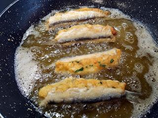 BOQUERONES FRITOS RELLENOS AL ESTILO MALAGUEÑO