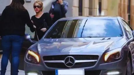 Shakira (@Shakira) deberá pagar cifra millonaria para trasladar su colección de #carros a #Miami