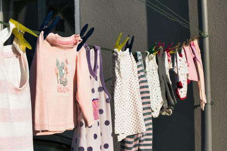 Prendas de ropa para niñas y niños, ¿qué telas son las más adecuadas para la piel del recién nacido? como lavar la ropa del bebe