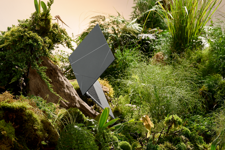ASUS y su enfoque ecológico en el Día Internacional de la Tierra: Protegiendo nuestro entorno con prácticas responsables en un mundo tecnológico Zenbook S 13 OLED_UX5304_Scenario photo_08