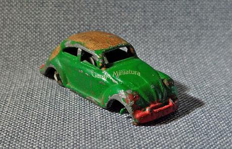 Volkswagen Beetle, o Escarabajo, de la marca japonesa AHI