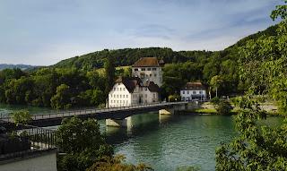 De cómo la familia, nada