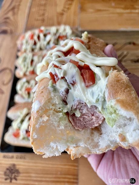 Completo, el “hot dog” líder del casual food chileno