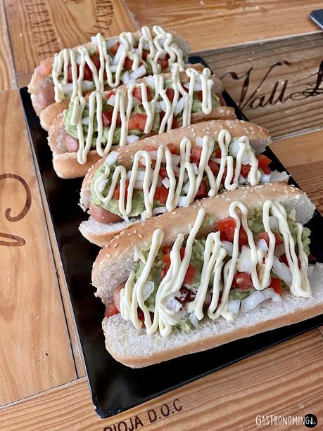 Completo, el “hot dog” líder del casual food chileno