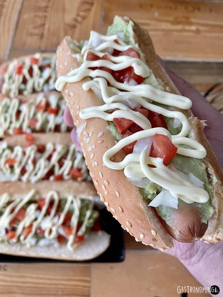 Completo, el “hot dog” líder del casual food chileno