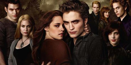 La saga de 'Crepúsculo' regresa en forma de serie televisiva, tras el éxito obtenido en el cine hace más de una década con las actuaciones de Kristen Stewart y Robert Pattinson