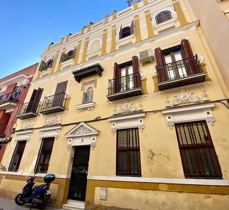 El retablo cerámico de San José y el Niño, en la calle Fray Diego de Cádiz.