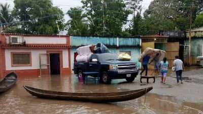 Al menos 15 viviendas anegadas por crecida del río Caripe